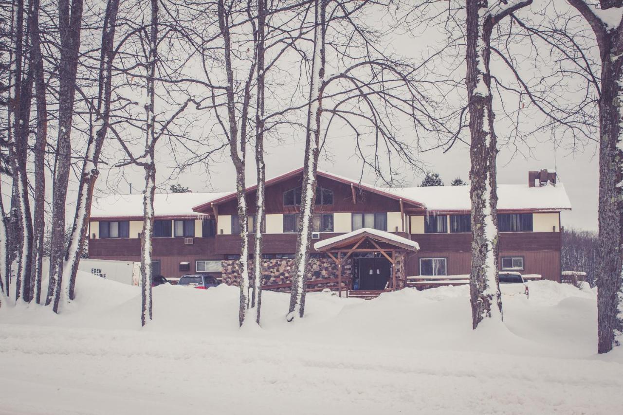 North Ironwood Acres - Black River Lodge Esterno foto