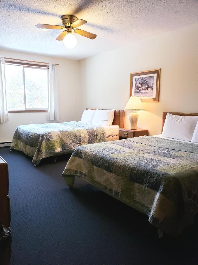 North Ironwood Acres - Black River Lodge Esterno foto